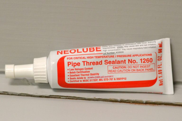 Neolube No. 1260 pipe thread sealant, high performance paste and 