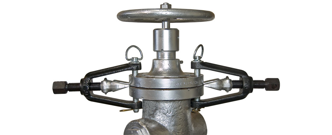 Flange spreader